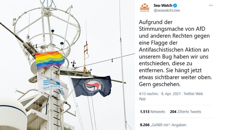 Kirchenschiff fährt unter „Antifa“-Flagge