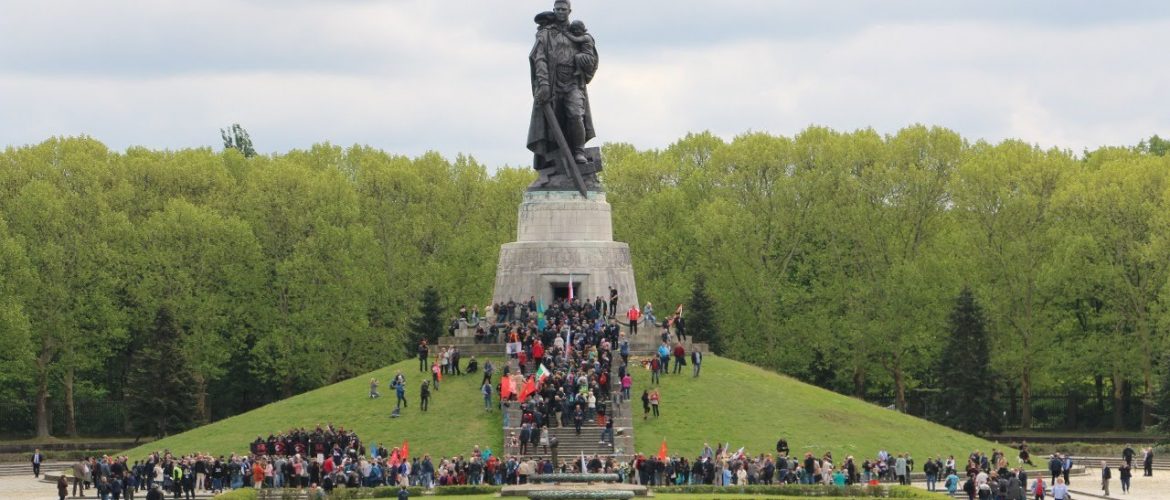 LIVE aus Berlin: „Tag des Sieges“ am Sowjetischen Ehrenmal im Treptower Park