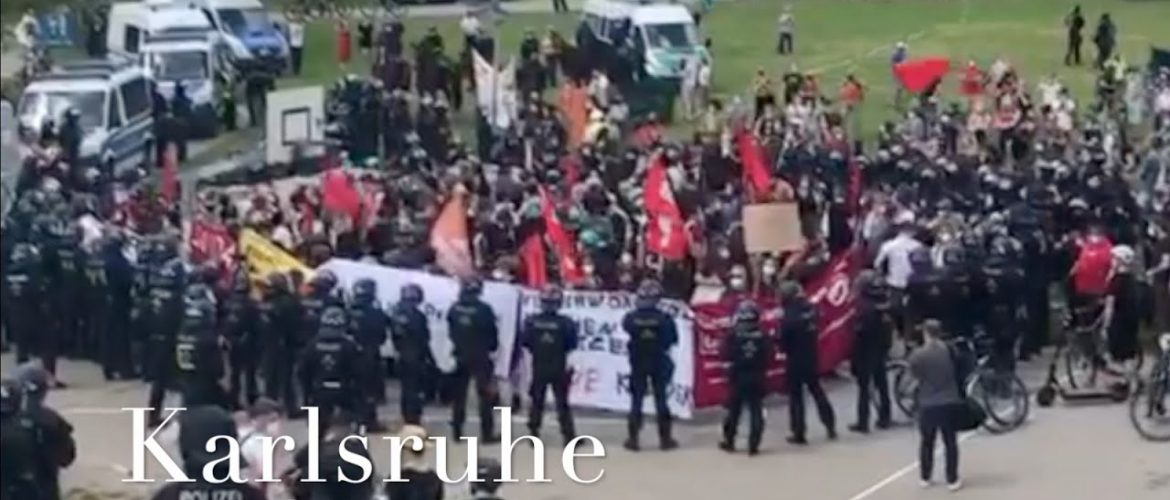 Eingekesselt: Polizei rettet Demonstranten vor „Antifa“!