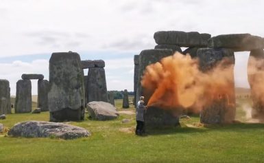 Klima-Asoziale beschmieren Stonehenge